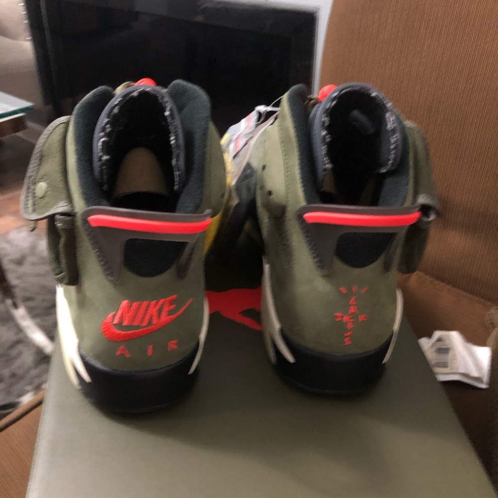 Air Jordan 6 Travis Scott - Picture 4 of 5